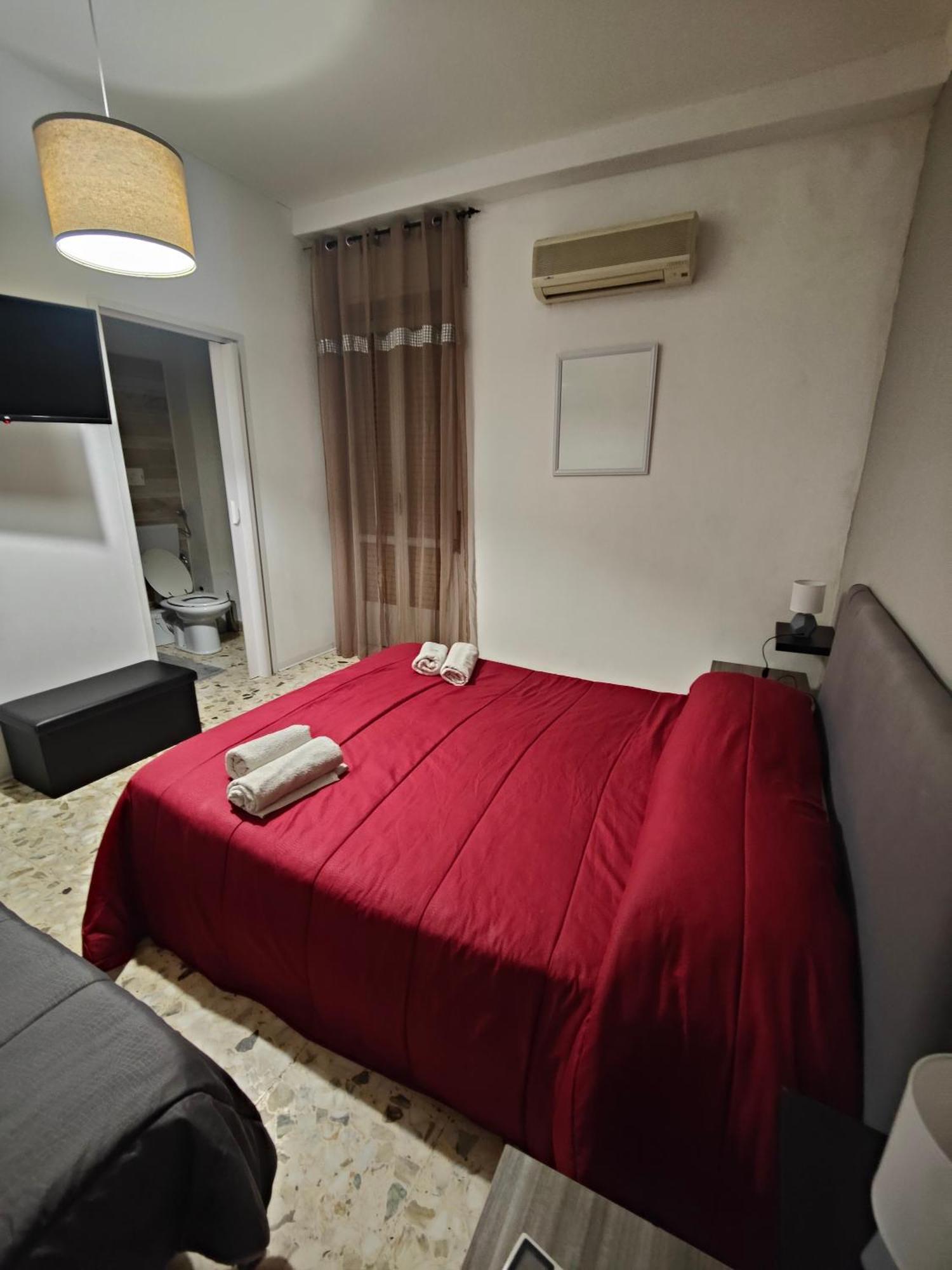 Etnea Gioeni House Suite Catania-Fontanarossai nemzetközi repülőtér Szoba fotó